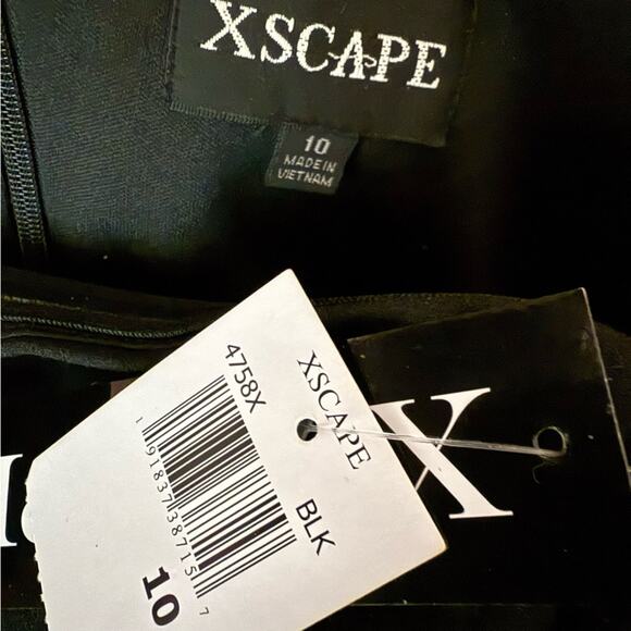 XSCAPE “Ashlyn” Long Scuba Crepe Off the Shoulder Wire Flower Gown Black Sz 10 - Picture 7 of 10